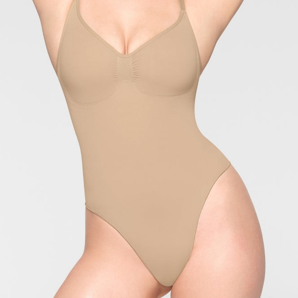 Skims Seamless Sculpt Thong Bodysuit XS Sienna NWT Never Worn!